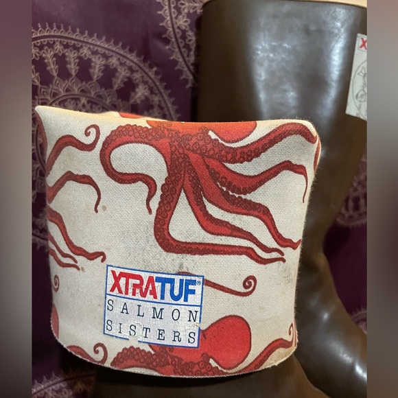 Salmon Sisters Xtratuf boots - Picture 3 of 11